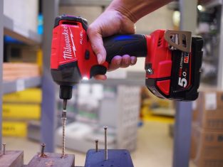 ไขควงกระแทกไร้สาย Milwaukee