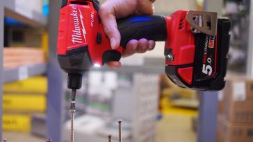 ไขควงกระแทกไร้สาย Milwaukee