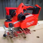 กบไสไม้ไร้สาย Milwaukee