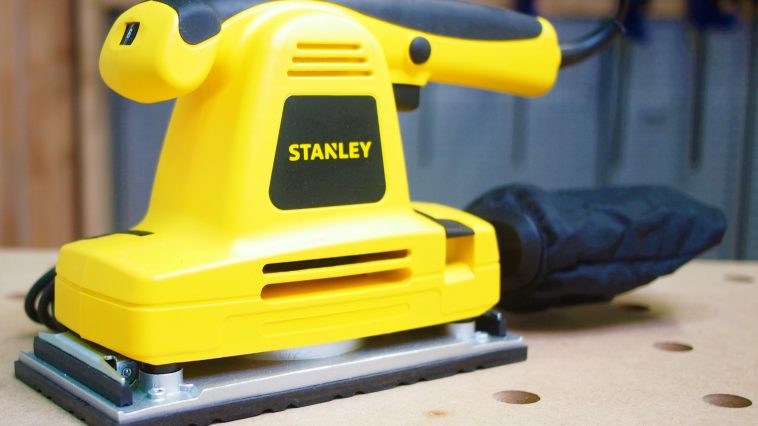 เครื่องขัดกระดาษทราย Stanley