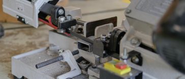 เลื่อยสายพาน