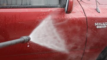 เครื่องฉีดน้ำแรงดันสูง