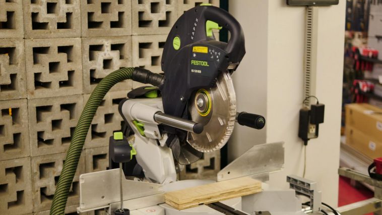 เลื่อยองศา