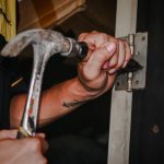 ไขควงตอก