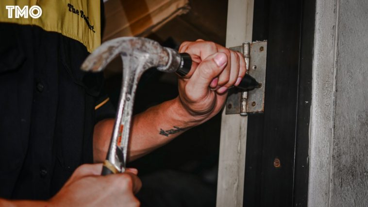 ไขควงตอก