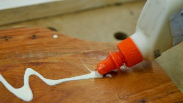 กาวติดไม้