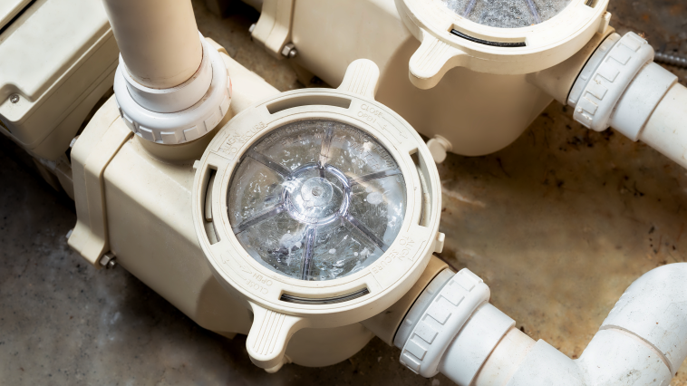 ปั๊มสระว่ายน้ำ