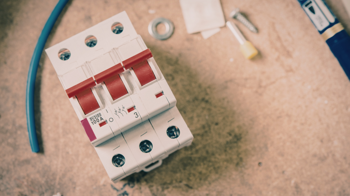 เบรกเกอร์