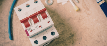 เบรกเกอร์