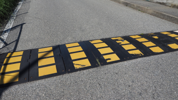 ยางชะลอความเร็ว